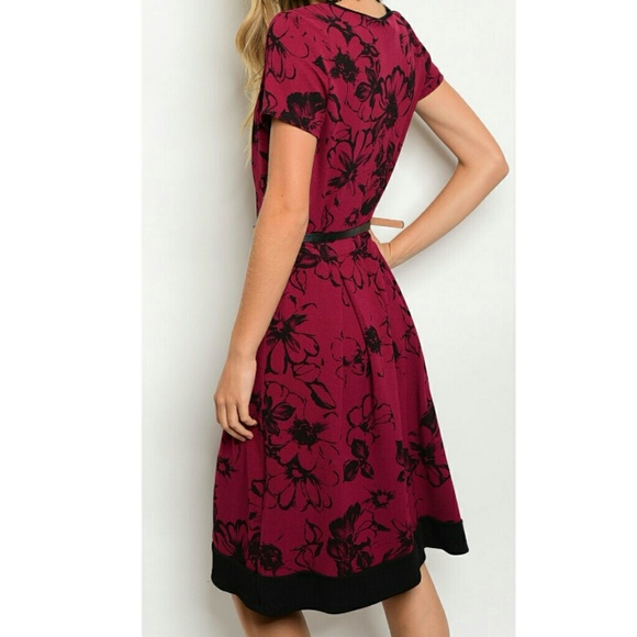 Belted Pleated Floral Printed A-Line Dress - Picture 4 of 4